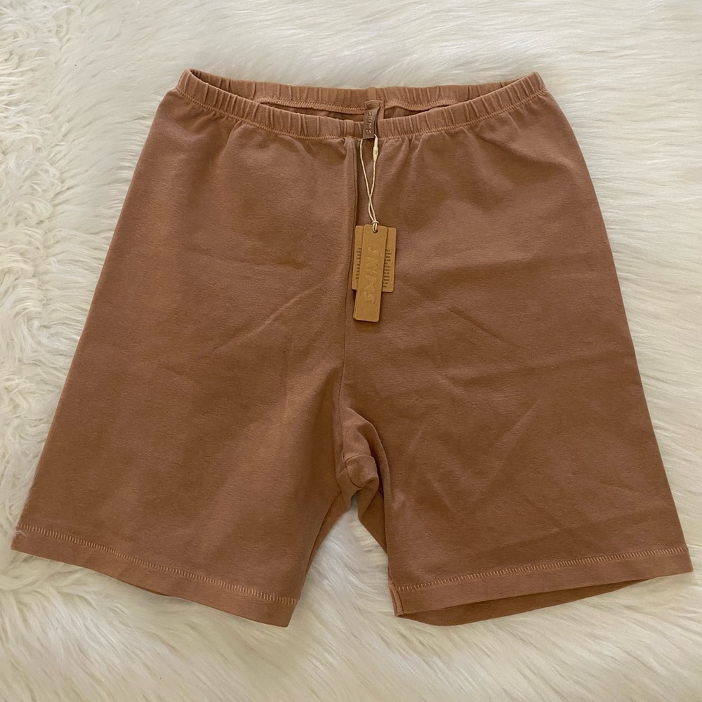 NEW wTag-SKIMS Light Brown Shorts M